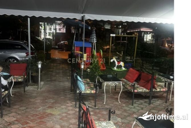 Ambiente Commerciale in Affitto 2+1 a Tirana - 1,500 Euro