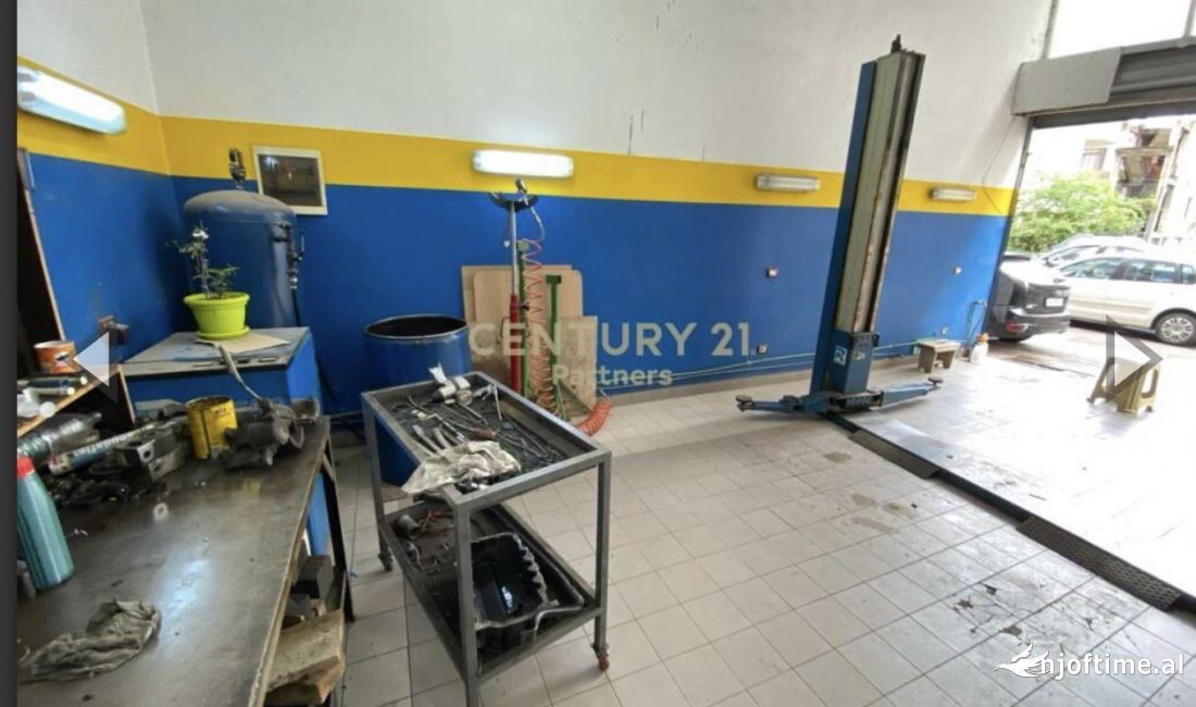 Japim me qera Njesi Biznesi i shfrytezueshem per servis tek Komuna e Parisit!