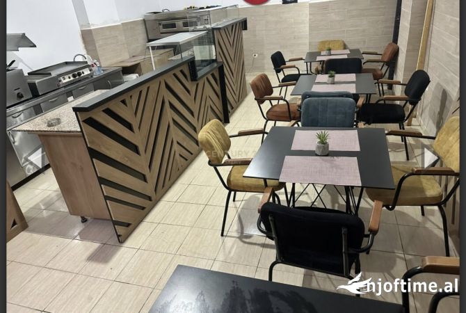 Ambiente Commerciale in Affitto 2+1 a Tirana - 900 Euro