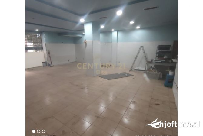 Ambiente Commerciale in Vendita 3+1 a Tirana - 85,000 Euro