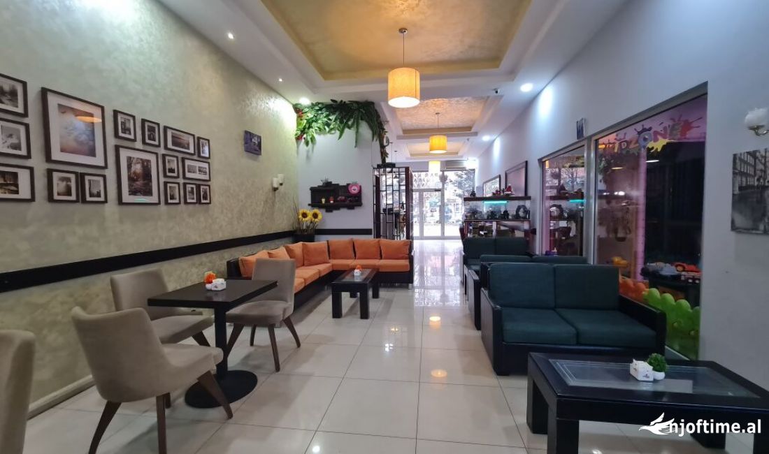 OFROJE PER SHITJE AMBIENT KOMERCIAL 225M-KINOSTUDIO!