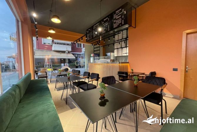 Ambiente Commerciale in Affitto 2+1 a Tirana - 18,000 Euro