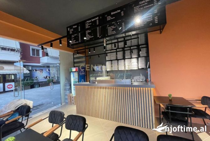 Ambiente Commerciale in Affitto 2+1 a Tirana - 18,000 Euro