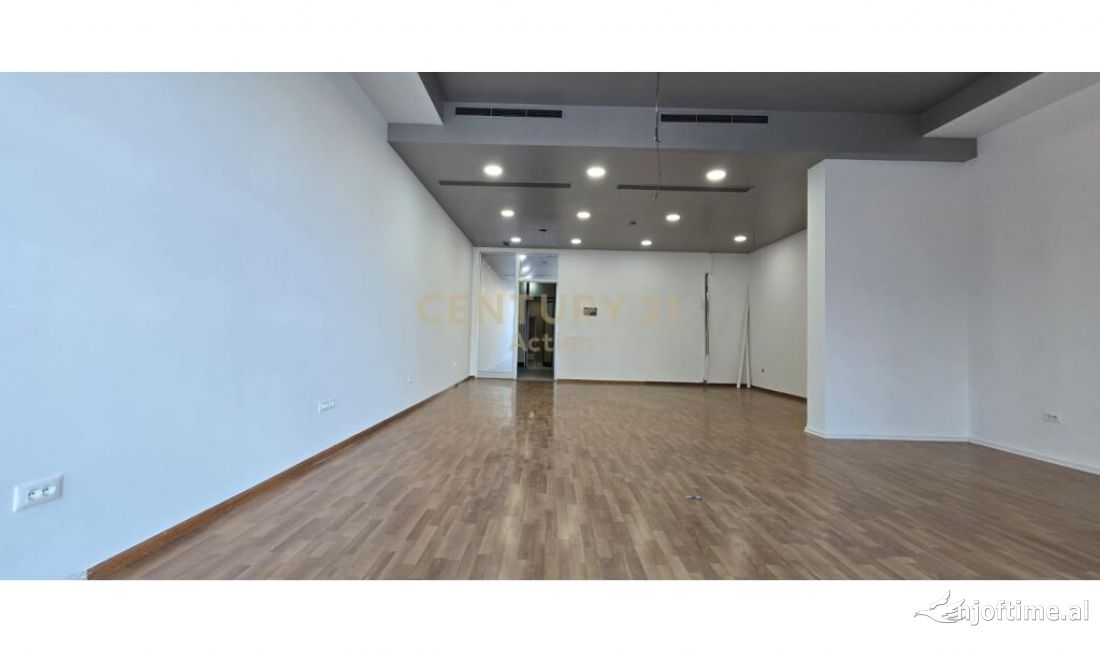 JEPET ME QIRA ZYRE PRANE DREJTORISE SE POLICISE,QENDRA *METROPOL*!