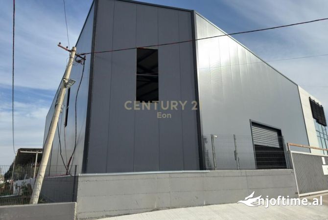 Ambiente Commerciale in Vendita 1+1 a Tirana - 2,500 Euro