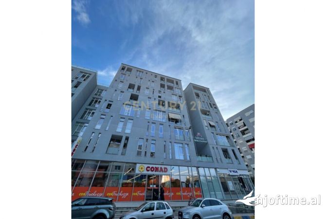 Ambiente Commerciale in Affitto 3+1 a Tirana - 750 Euro