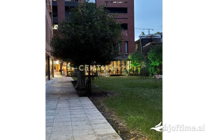 Jepet me qera Bar-Caffe prane ish Hipotekes 2,000 € /Muaj