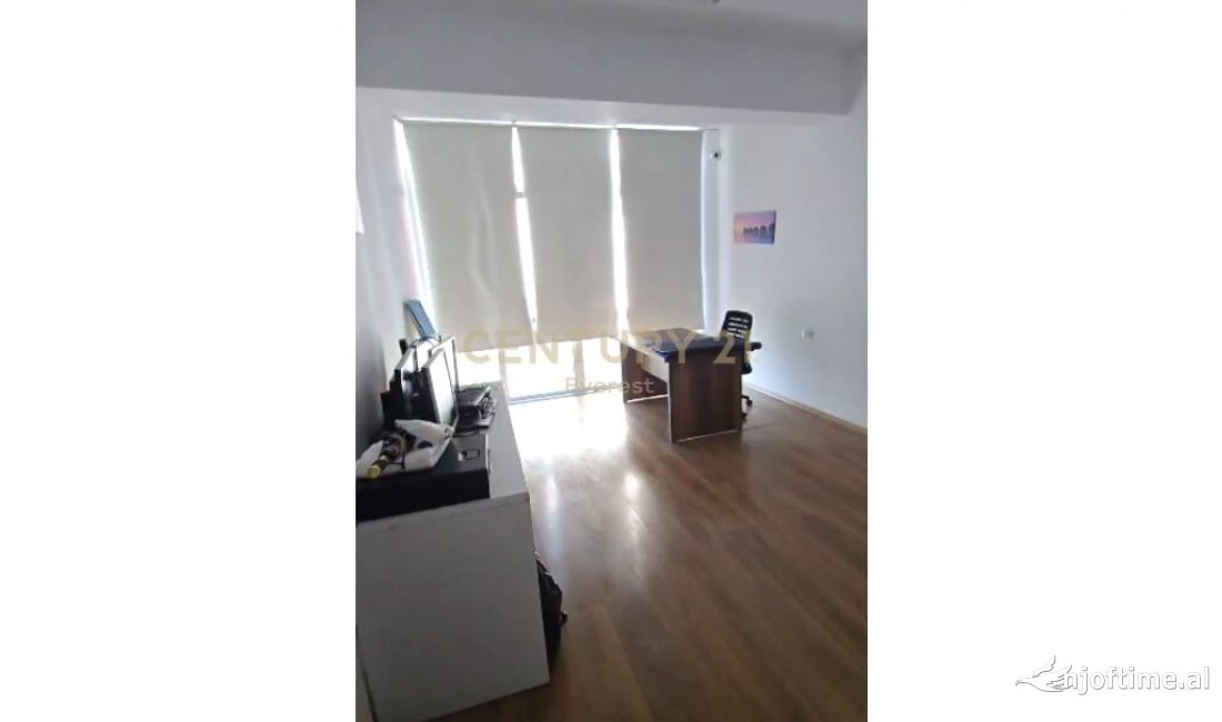 KOMPLEKSI KIKA 2, JAPIM ZYRE PER QIRA 1,200 Euro /Muaj