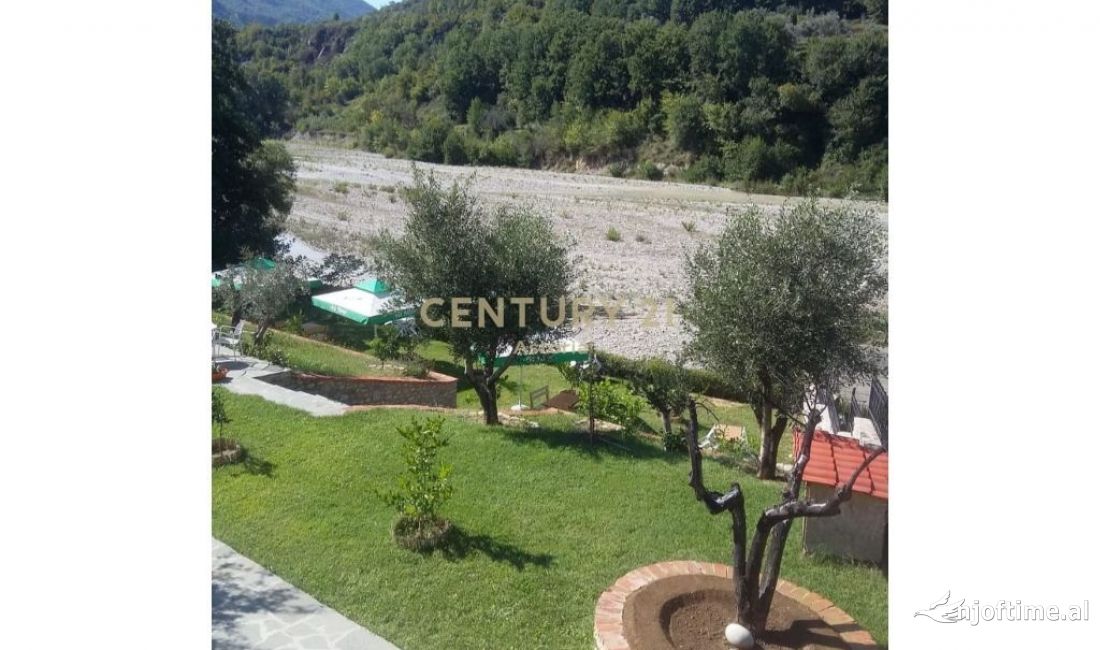 JEPET ME QIRA BAR-RESTORANT NE BERZHITE, IBE E POSHTME. 1,000 Euro /Muaj