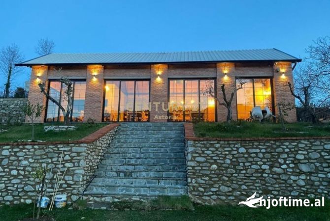 Ambiente Commerciale in Affitto 2+1 a Tirana - 1,000 Euro