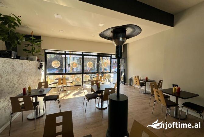 Ambiente Commerciale in Vendita 2+1 a Tirana - 12,000 Euro