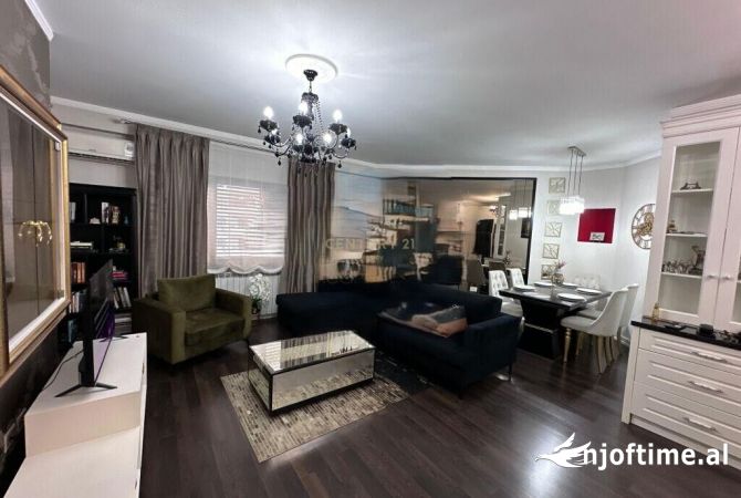 Shtepi me qera Apartament ne Tirane, 2+1, Mobilimi E mobiluar, Pagesa 800  Euro.