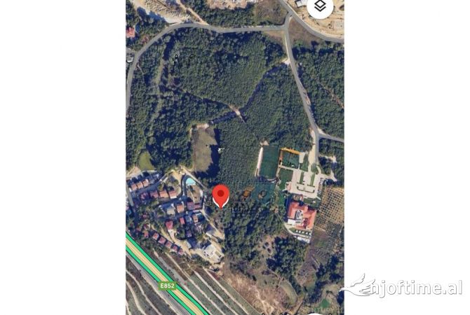 Shitet toke prane Teg!