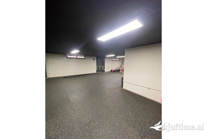 Ambient biznesi ne shitje 1+1 ne Tirane - 375,500 Euro