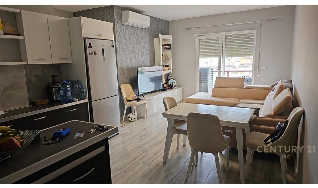Shtepi me qera Apartament ne Tirane, 2+1, Mobilimi E mobiluar, Pagesa 640  Euro.