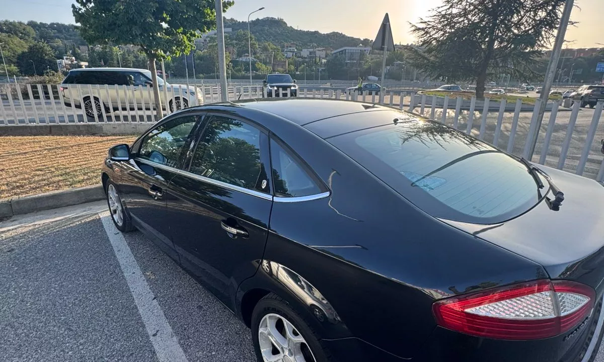 Auto in Vendita a Tirana, Ford, 2009 Diesel,Kambio Automatik Pagamento 3,700  Euro.