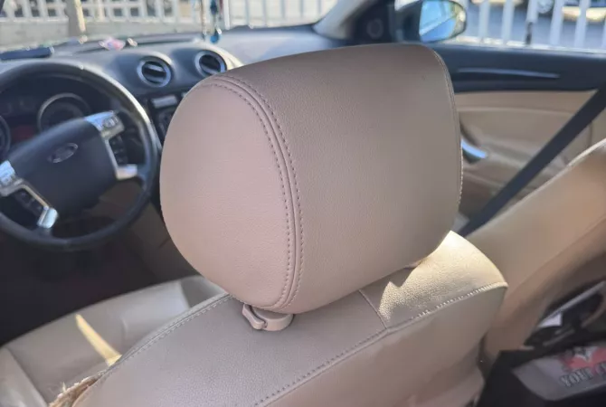 Auto in Vendita a Tirana, Ford, 2009 Diesel,Kambio Automatik Pagamento 3,700  Euro.