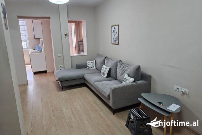 Apartament 1+1 me qira tek Stadiumi Dinamo