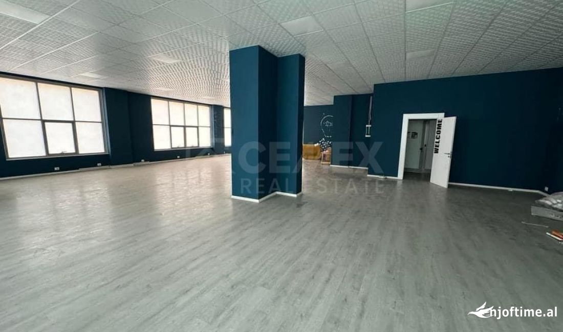 Shitet Super ambjent biznesi tek Farmacia 10 !