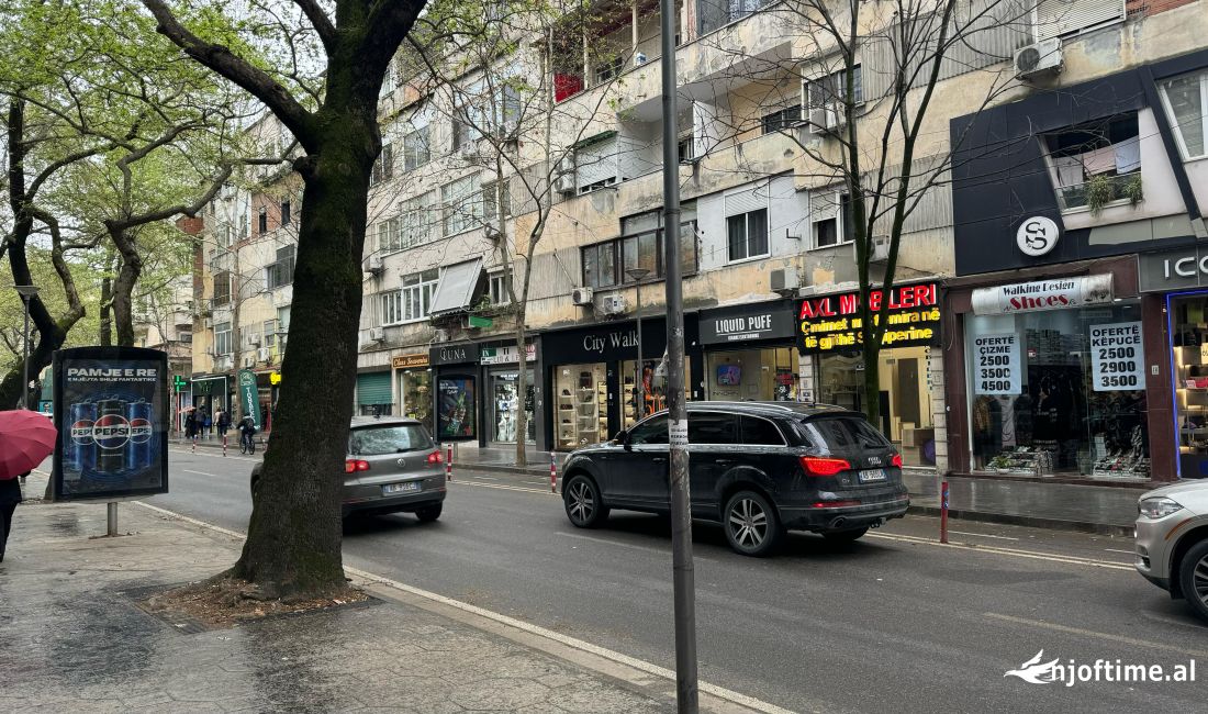 Shitet Super Dyqan Buze Rruge Kryesore tek Myslym Shyri! 