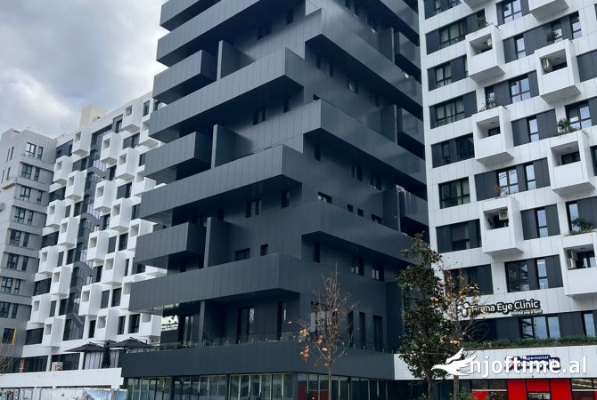 Ambiente Commerciale in Affitto 3+1 a Tirana - 1,200 Euro