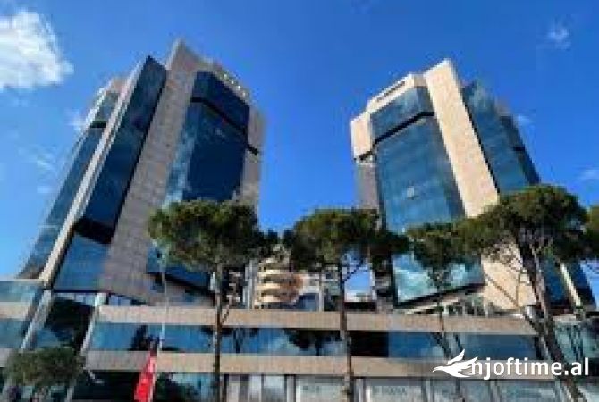 Ambient Komercial per Shitje tek Kullat Binjake 