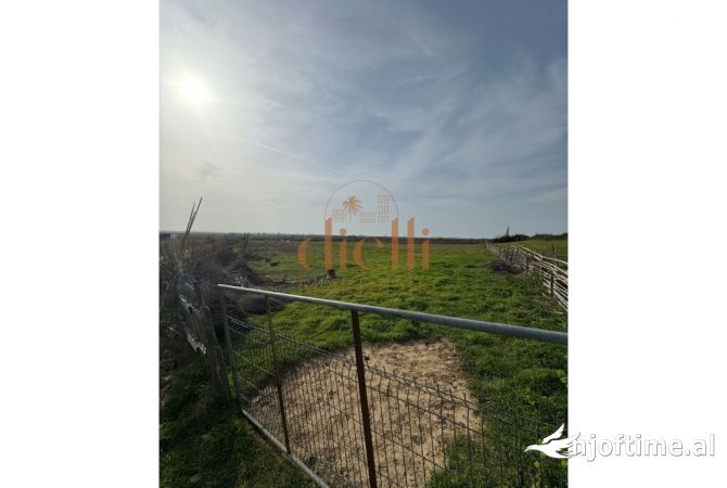 Truall ose Toke ne Durres - 35,000 Euro