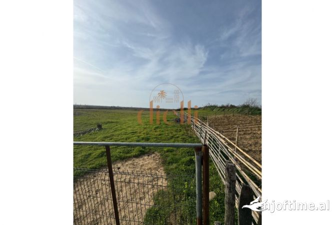 Truall ose Toke ne Durres - 35,000 Euro