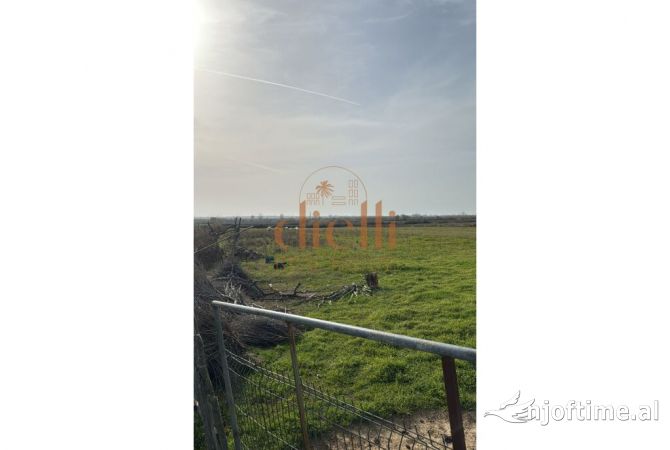 Truall ose Toke ne Durres - 35,000 Euro