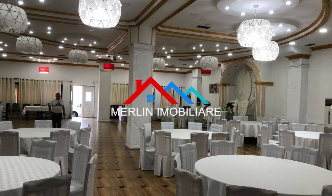 JEPET ME QERA AMBJENT BIZNESI 600M2 TEK BULEVARDI I RI