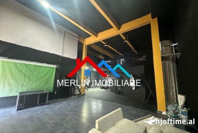 Ambiente Commerciale in Affitto 3+1 a Tirana - 3,000 Euro