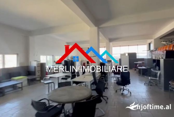 Ambiente Commerciale in Affitto 3+1 a Tirana - 1,100 Euro