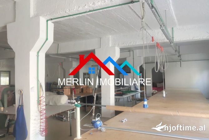 Ambiente Commerciale in Affitto 1+1 a Tirana - 2,850 Euro