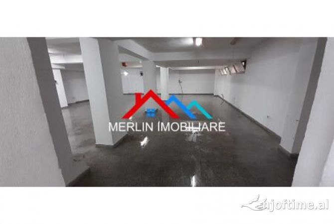 Ambiente Commerciale in Affitto 1+1 a Tirana - 1,500 Euro