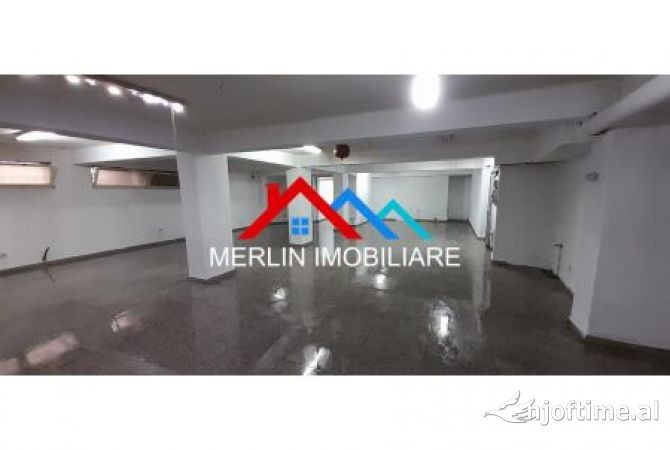 Ambiente Commerciale in Affitto 1+1 a Tirana - 1,500 Euro
