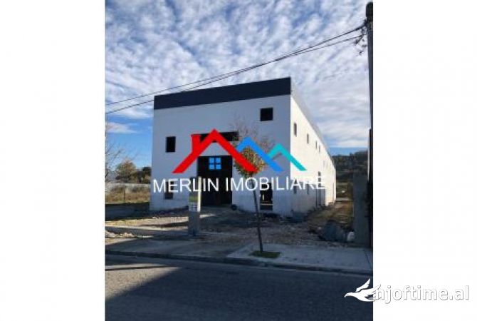JEPET AMBJENT BIZNESI (MAGAZINE) ME QERA 1,200M2 NE KASHAR.