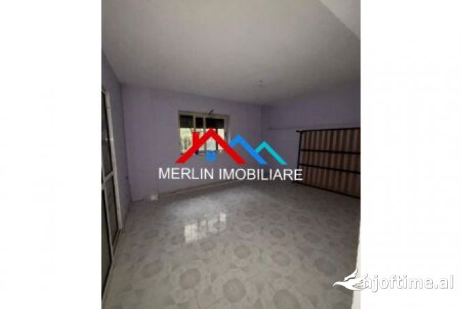 SHITET BAR-RESTORANT NE LAPRAKE,TEK RRUGA AT ZEF VALENTINI.