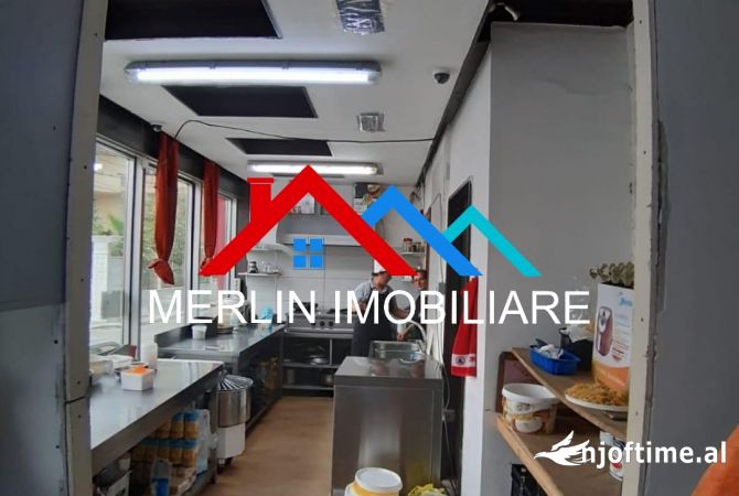 Ambiente Commerciale in Vendita 2+1 a Tirana - 360,000 Euro