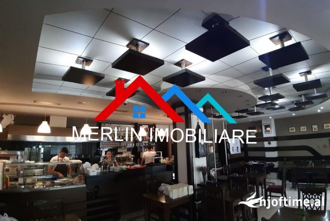 Ambiente Commerciale in Vendita 2+1 a Tirana - 360,000 Euro