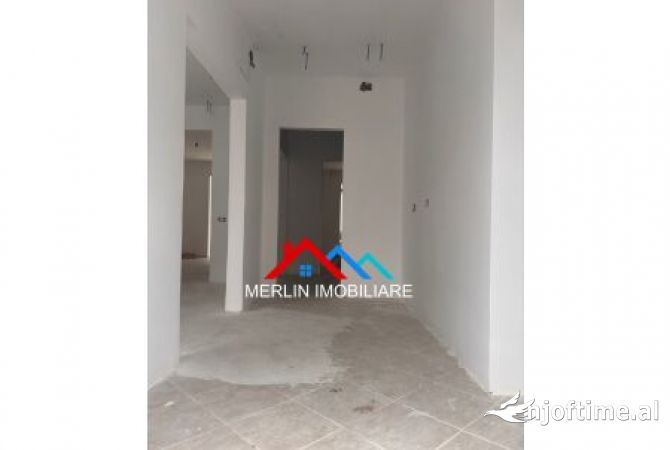 JEPET AMBJENT BIZNESI ME QERA 116M2 NE BLLOKUN VASIL SHANTO.