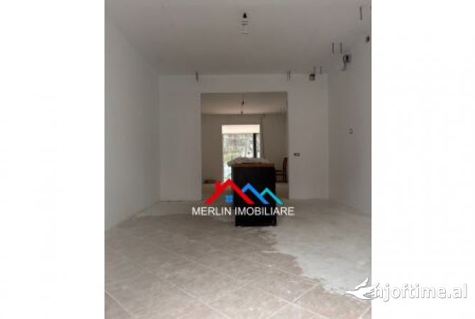 JEPET AMBJENT BIZNESI ME QERA 116M2 NE BLLOKUN VASIL SHANTO.