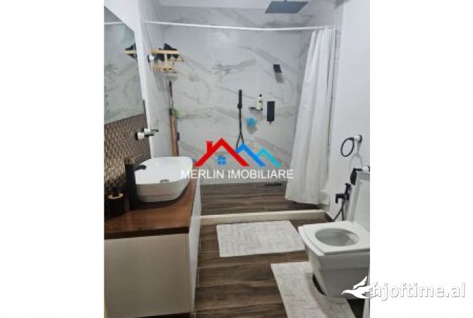 Shtepi ne shitje Apartament ne Durres, 2+1, Mobilimi E mobiluar, Pagesa 100,000  Euro.