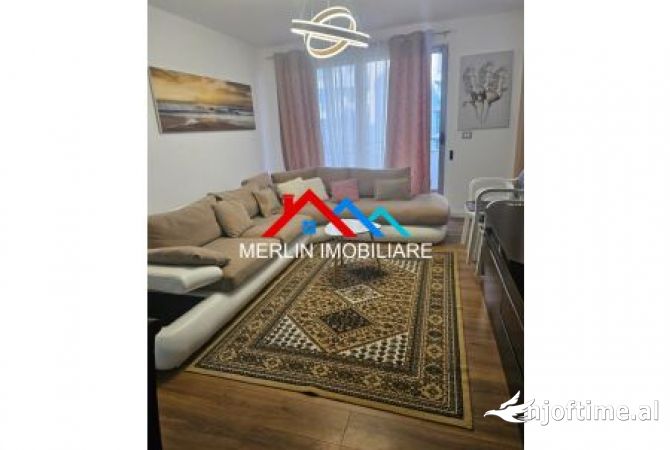 SHITET APARTAMENT 2+1 TEK SHKEMBI I KAVAJES  NE PLAZH DURRES.