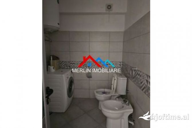 Shtepi ne shitje Apartament ne Durres, Garsoniere, Mobilimi E mobiluar, Pagesa 40,000  Euro.