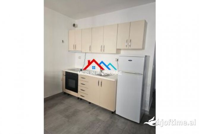 Shtepi ne shitje Apartament ne Durres, Garsoniere, Mobilimi E mobiluar, Pagesa 40,000  Euro.