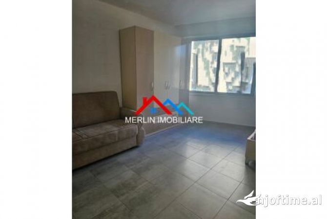 SHITET GARSONIERE TEK SHKEMBI I KAVAJES  NE DURRES.