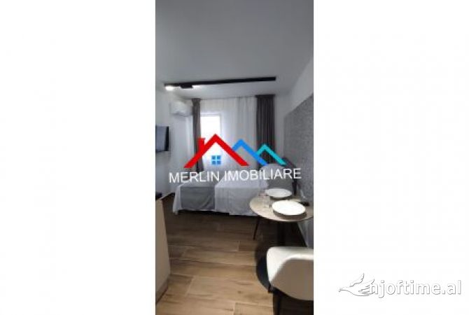 SHITEN 4 GARSONIERE  PER BIZNES AIR BNB NE BLLOK QENDER.