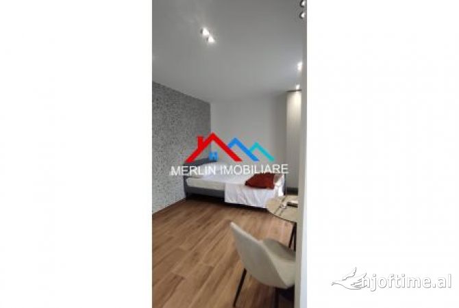 Shtepi ne shitje Apartament ne Tirane, Garsoniere, Mobilimi E mobiluar, Pagesa 330,000  Euro.