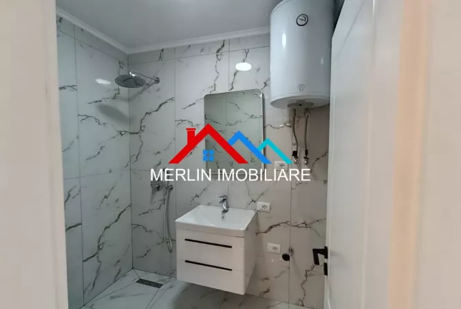 Shtepi ne shitje Apartament ne Tirane, 1+1, Mobilimi Bosh, pa mobiluar, Pagesa 118,000  Euro.