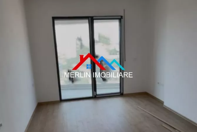 Business Property for Rent 3+1 in Tirana - 450 Euro